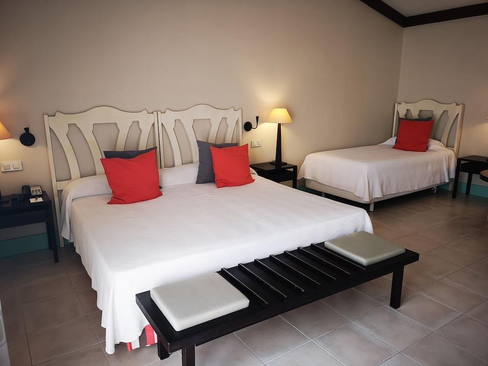 Encinar De Hotel